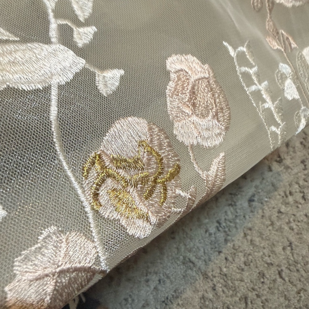Dior beauty gift with purchase on Cream Tote Bag with Embroidered Design - Picture 6 of 7
